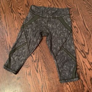 lululemon cropped mesh leggings - palm pattern
